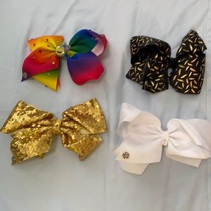 Jojo Siwa bows
